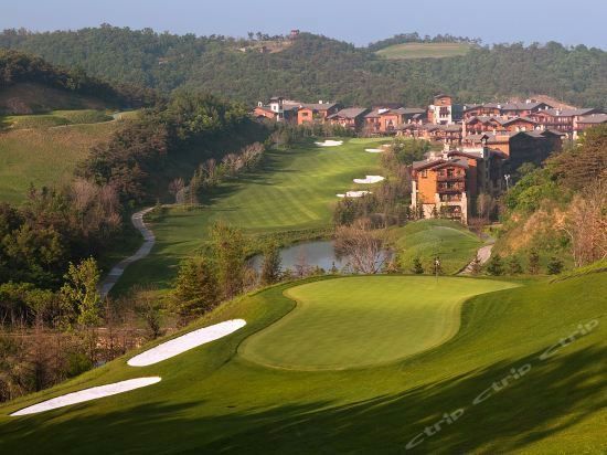 Dalian Country Garden Red Flag Valley